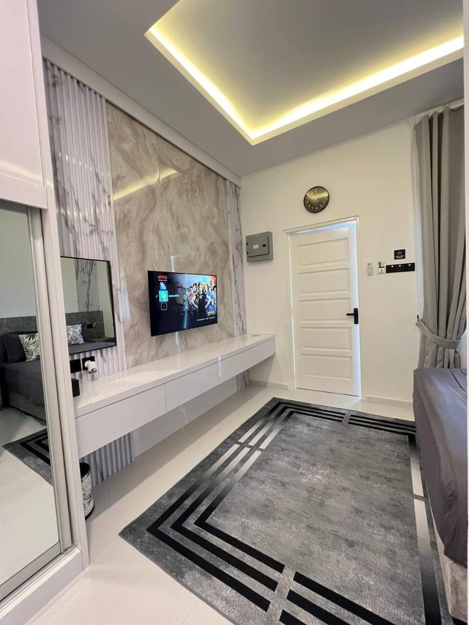 Auranad Tinyhouse Bandar Tanah Merah Wifi Netflix Exterior photo