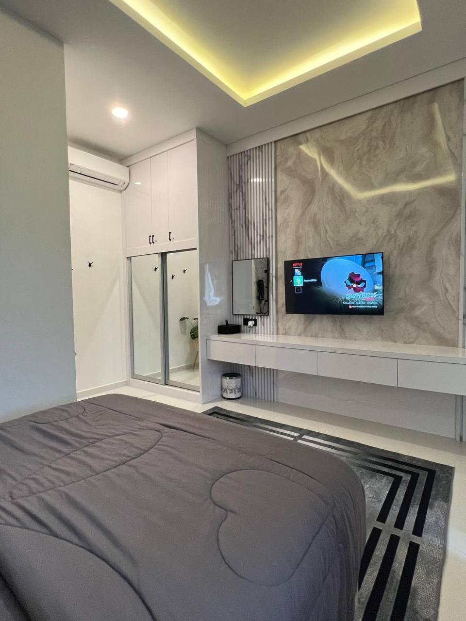 Auranad Tinyhouse Bandar Tanah Merah Wifi Netflix Exterior photo