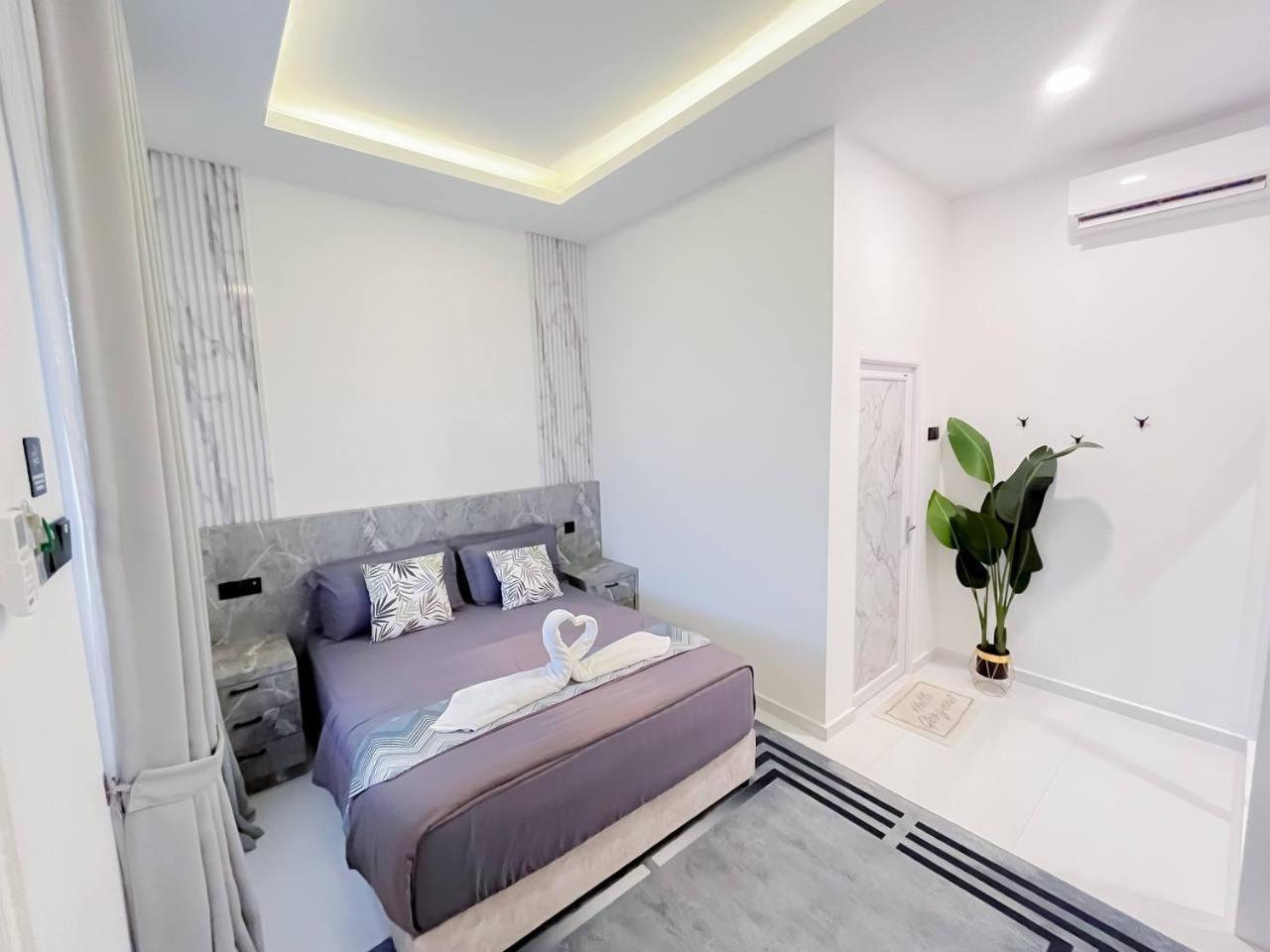 Auranad Tinyhouse Bandar Tanah Merah Wifi Netflix Exterior photo