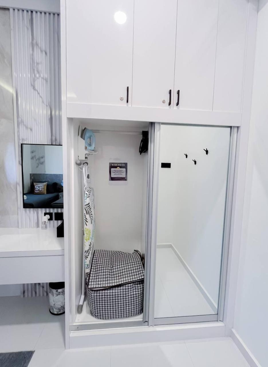 Auranad Tinyhouse Bandar Tanah Merah Wifi Netflix Exterior photo